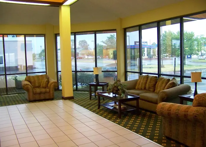 Days Inn By Wyndham Indianapolis Northeast