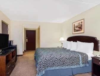 Hotel Days By Wyndham Northeast Indianápolis